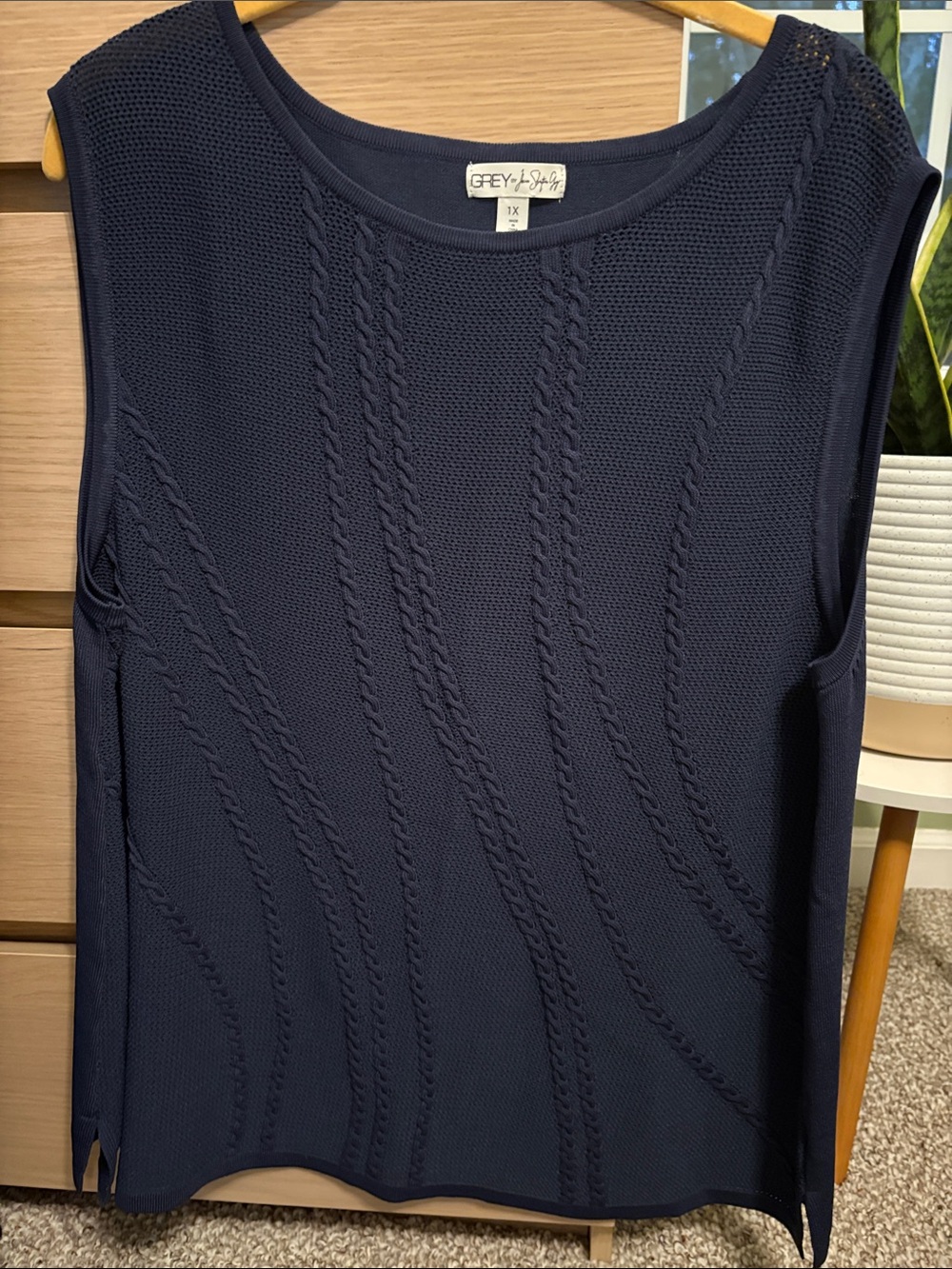 Classic women’s Navy Blue Knit Sweater - Sleeveless NEW